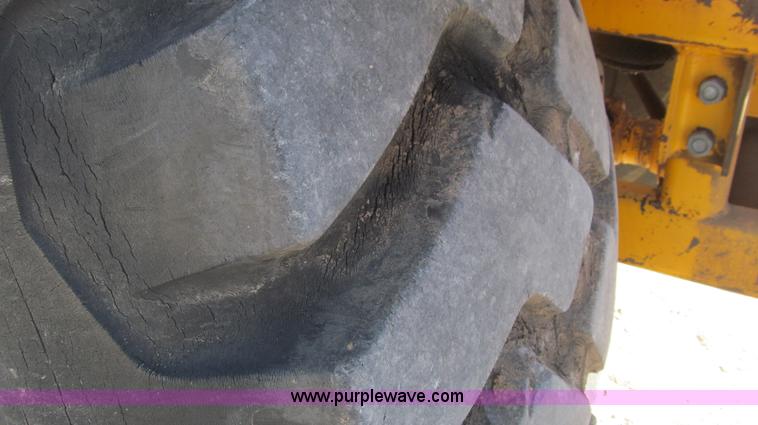 image for item G5663 1973 John Deere 860A paddle scraper