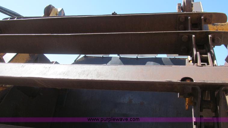 image for item G5663 1973 John Deere 860A paddle scraper