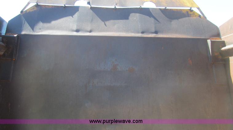 image for item G5663 1973 John Deere 860A paddle scraper