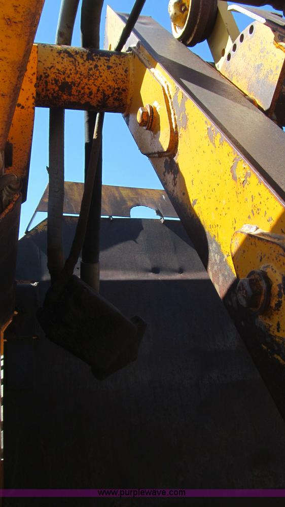 image for item G5663 1973 John Deere 860A paddle scraper