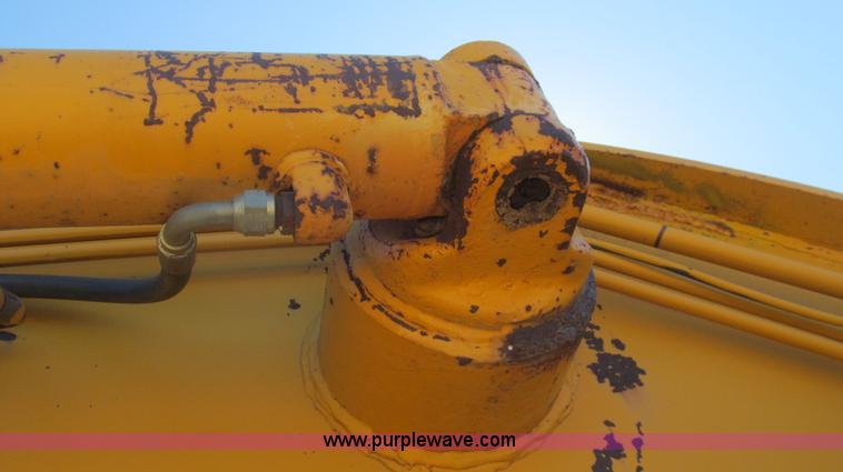 image for item G5663 1973 John Deere 860A paddle scraper