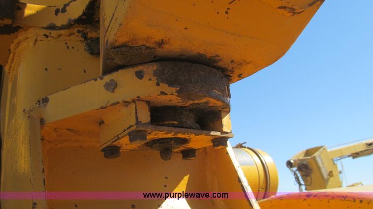 image for item G5663 1973 John Deere 860A paddle scraper