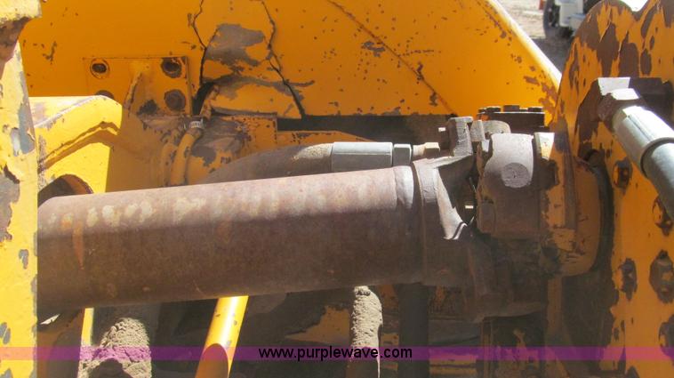 image for item G5663 1973 John Deere 860A paddle scraper