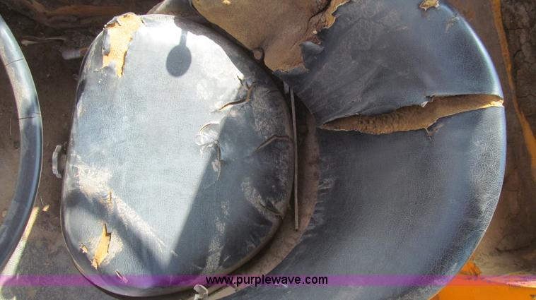 image for item G5663 1973 John Deere 860A paddle scraper