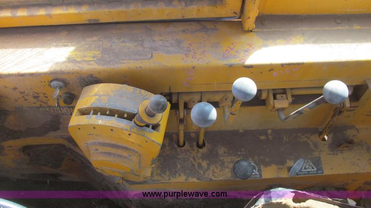 image for item G5663 1973 John Deere 860A paddle scraper