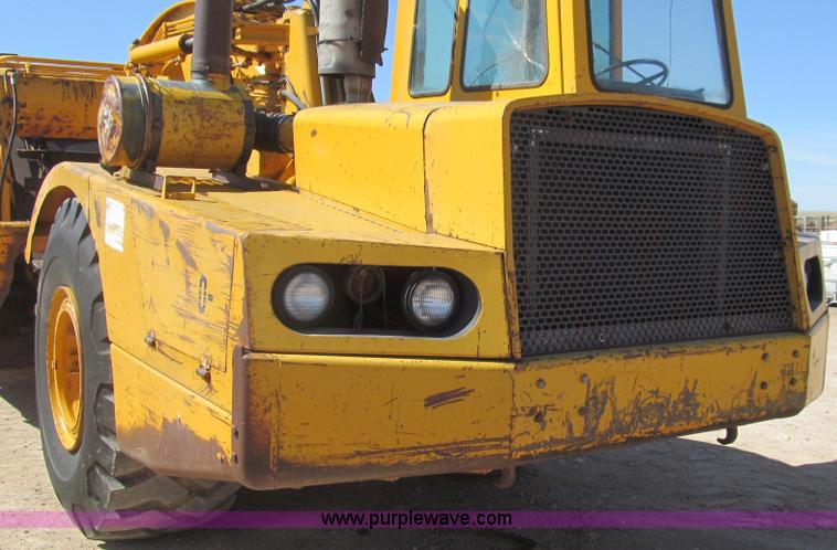 image for item G5663 1973 John Deere 860A paddle scraper