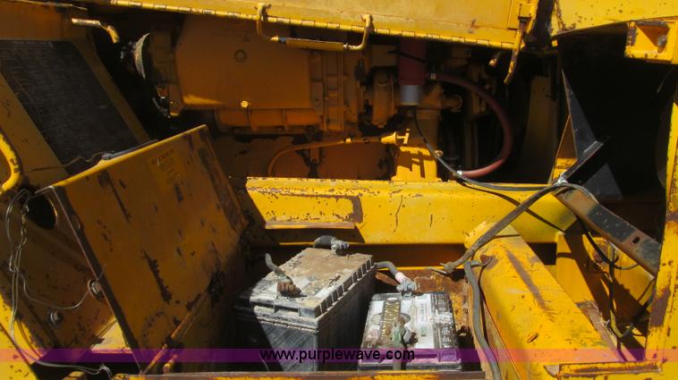 image for item G5663 1973 John Deere 860A paddle scraper