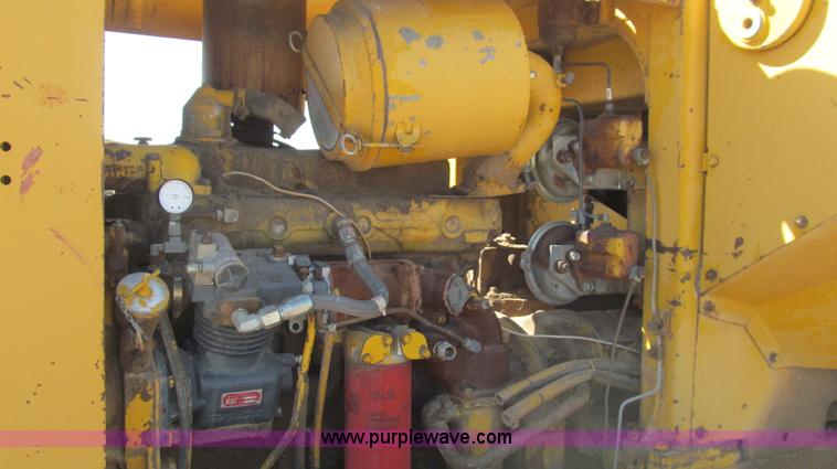 image for item G5668 1973 Caterpillar 930 wheel loader