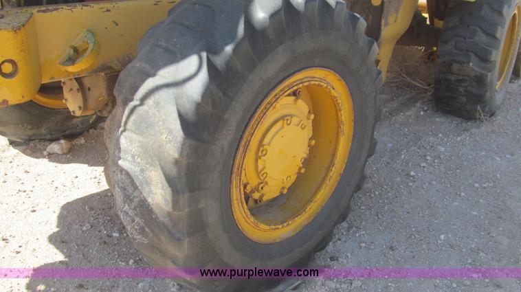 image for item G5668 1973 Caterpillar 930 wheel loader