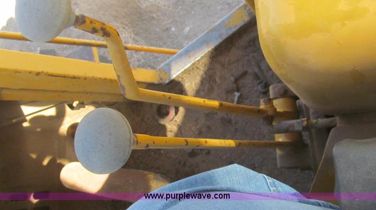 image for item G5668 1973 Caterpillar 930 wheel loader