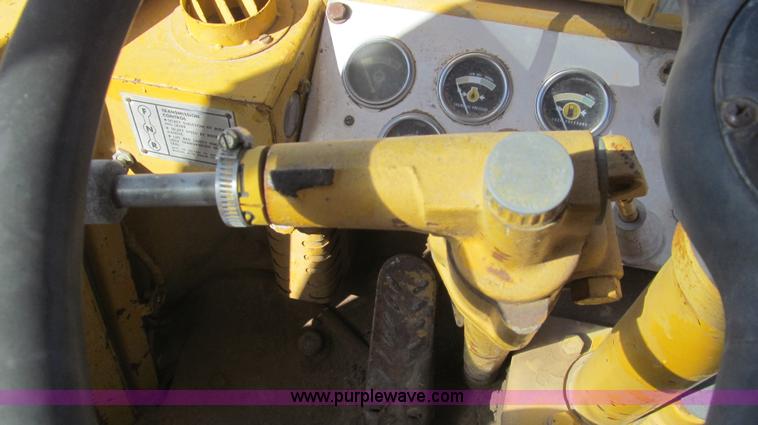 image for item G5668 1973 Caterpillar 930 wheel loader