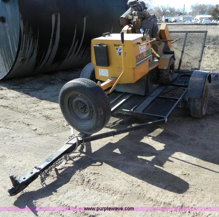 image for item G7784 2004 Vermeer SC252 auto sweep stump cutter