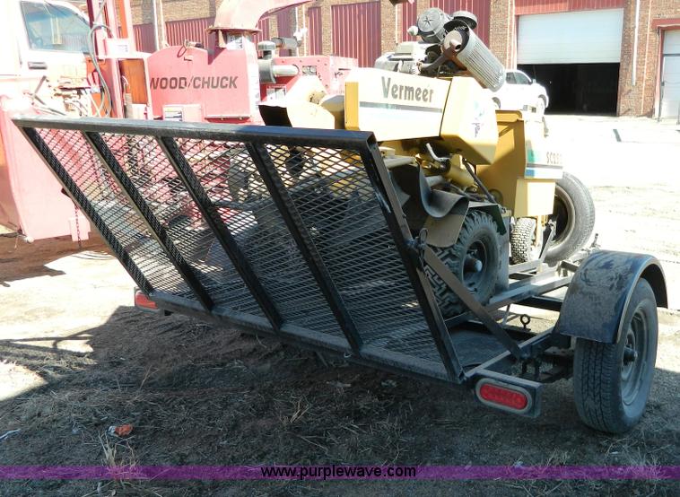 image for item G7784 2004 Vermeer SC252 auto sweep stump cutter