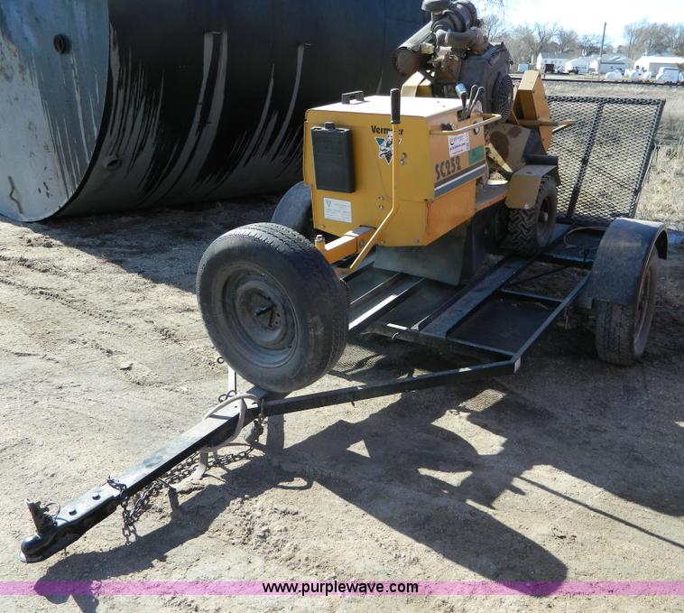 image for item G7784 2004 Vermeer SC252 auto sweep stump cutter