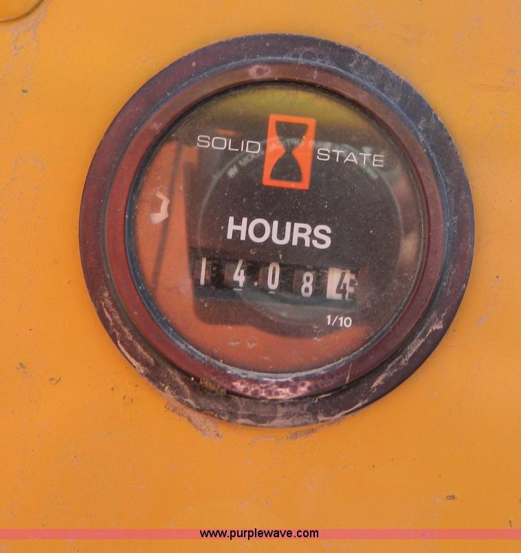 image for item G7784 2004 Vermeer SC252 auto sweep stump cutter