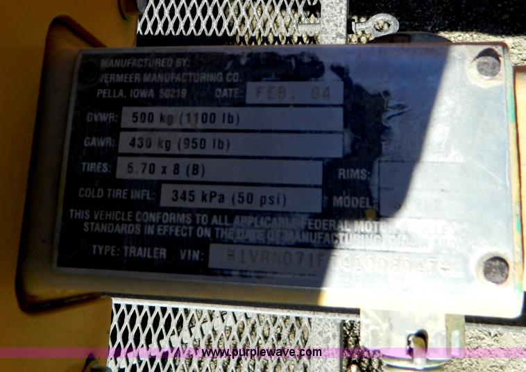 image for item G7784 2004 Vermeer SC252 auto sweep stump cutter