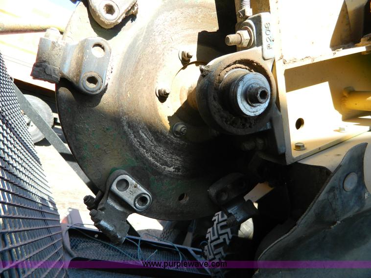 image for item G7784 2004 Vermeer SC252 auto sweep stump cutter