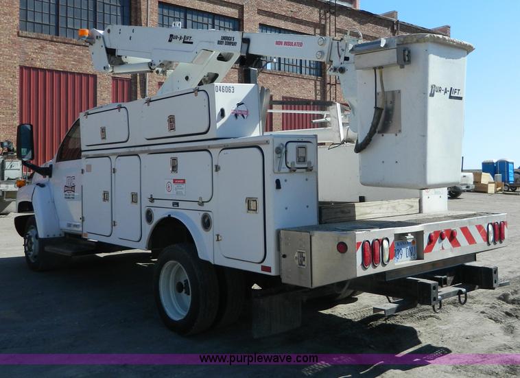 image for item G7788 2004 Chevrolet C4500 service boom truck