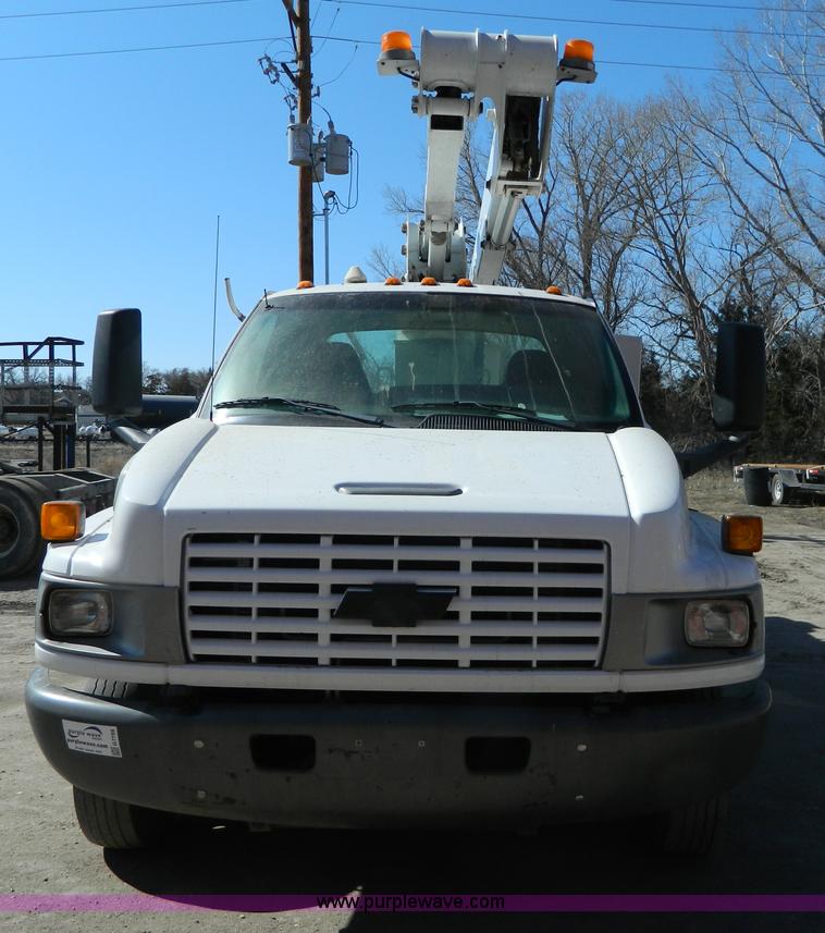 image for item G7788 2004 Chevrolet C4500 service boom truck