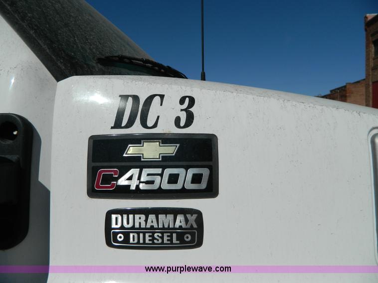 image for item G7788 2004 Chevrolet C4500 service boom truck