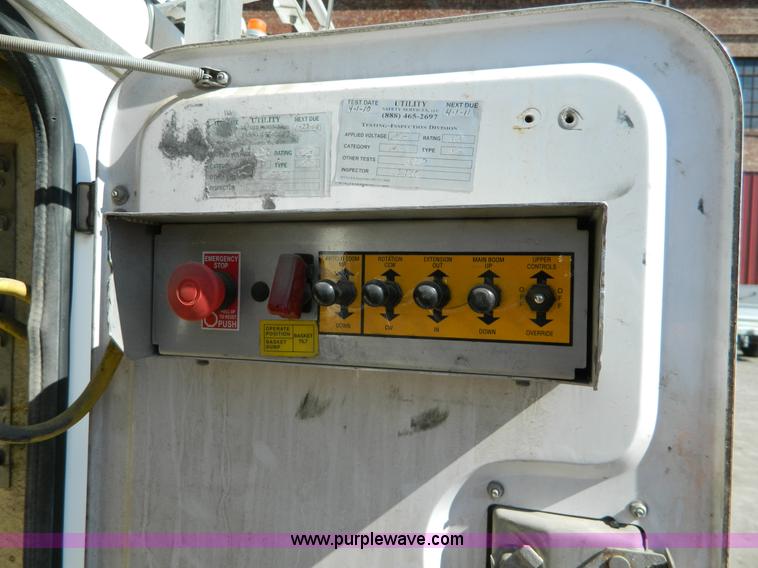 image for item G7788 2004 Chevrolet C4500 service boom truck