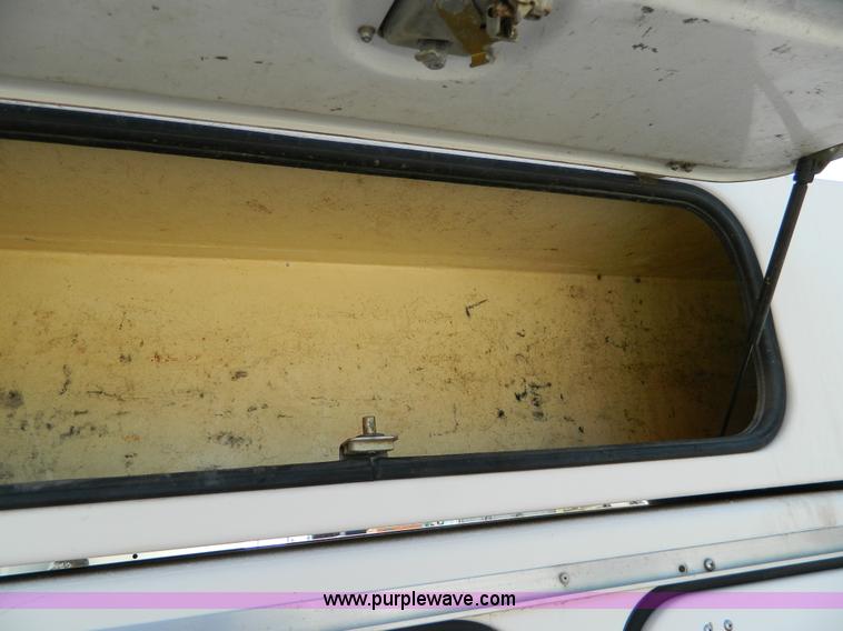 image for item G7788 2004 Chevrolet C4500 service boom truck