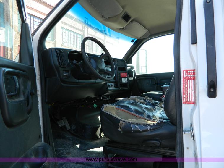 image for item G7788 2004 Chevrolet C4500 service boom truck