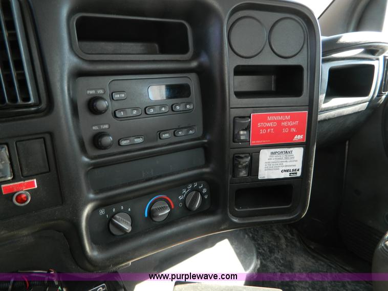 image for item G7788 2004 Chevrolet C4500 service boom truck