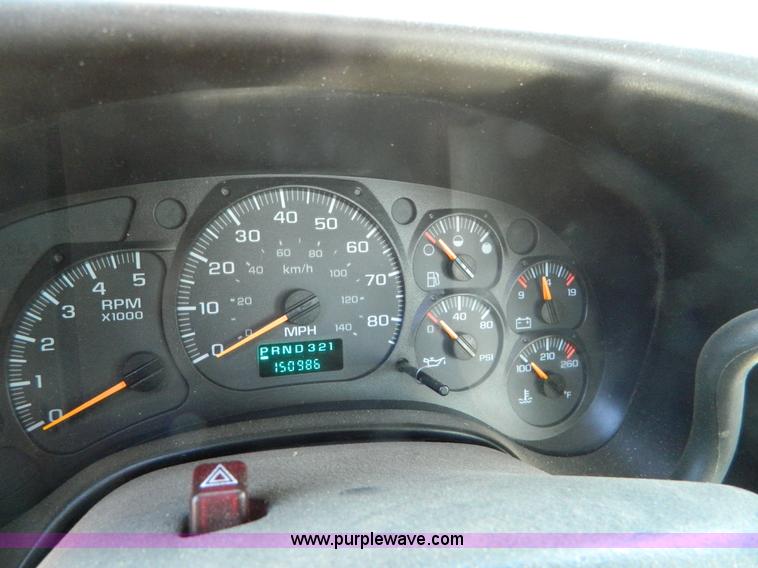 image for item G7788 2004 Chevrolet C4500 service boom truck