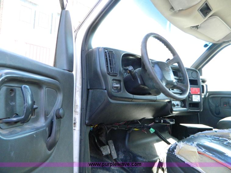 image for item G7788 2004 Chevrolet C4500 service boom truck
