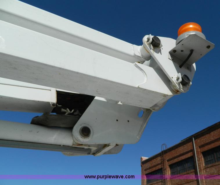 image for item G7788 2004 Chevrolet C4500 service boom truck