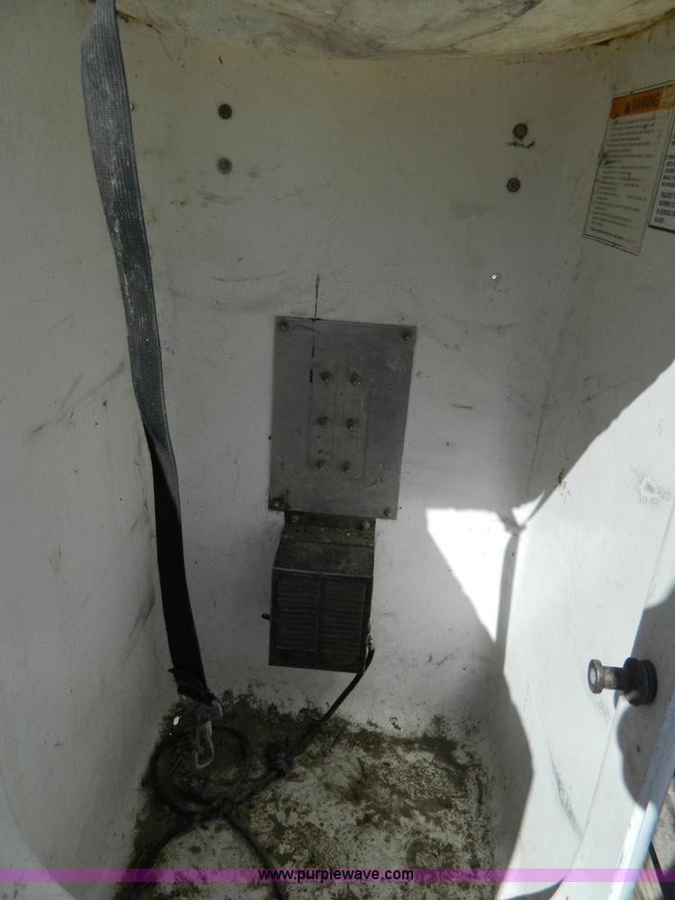 image for item G7788 2004 Chevrolet C4500 service boom truck