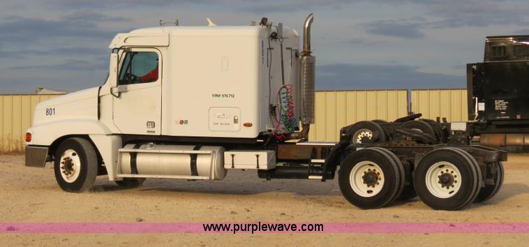 image for item B2494 1999 Freightliner C120 semi truck