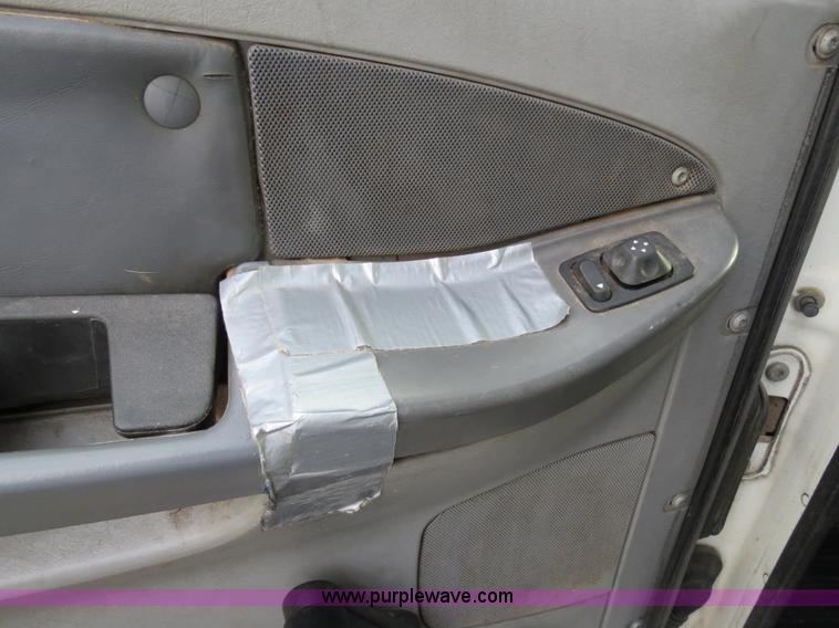 image for item B2494 1999 Freightliner C120 semi truck