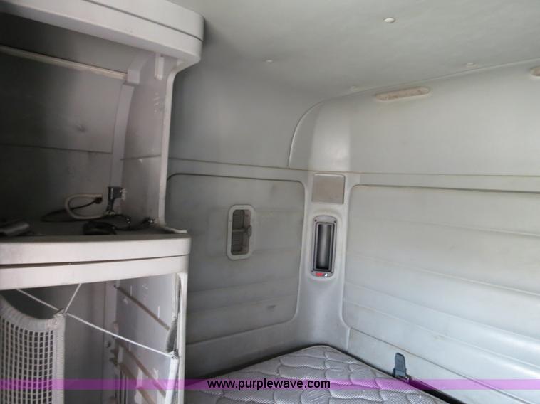 image for item B2494 1999 Freightliner C120 semi truck