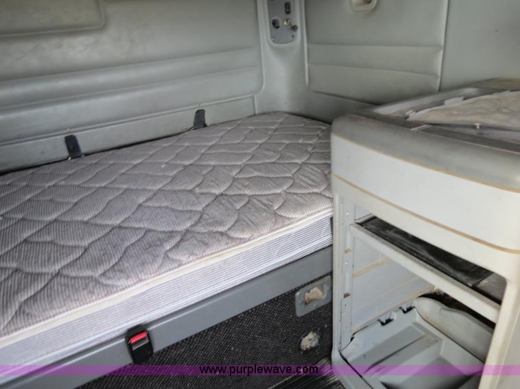 image for item B2494 1999 Freightliner C120 semi truck