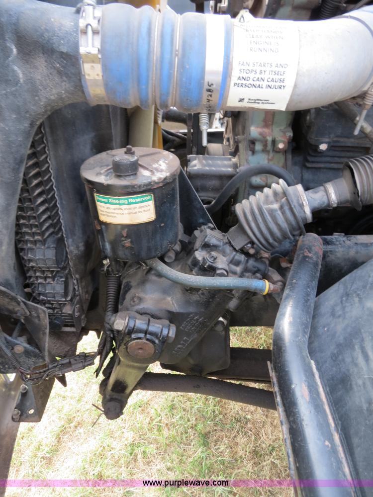 image for item B2494 1999 Freightliner C120 semi truck