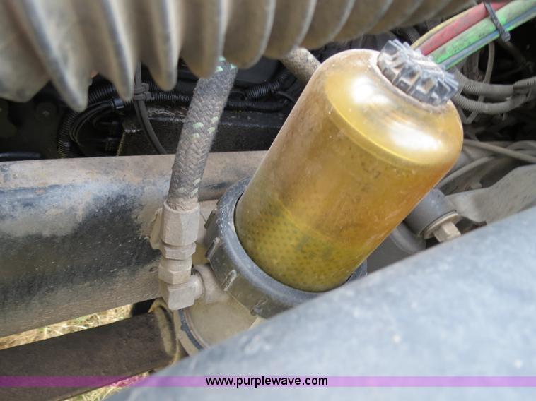 image for item B2494 1999 Freightliner C120 semi truck