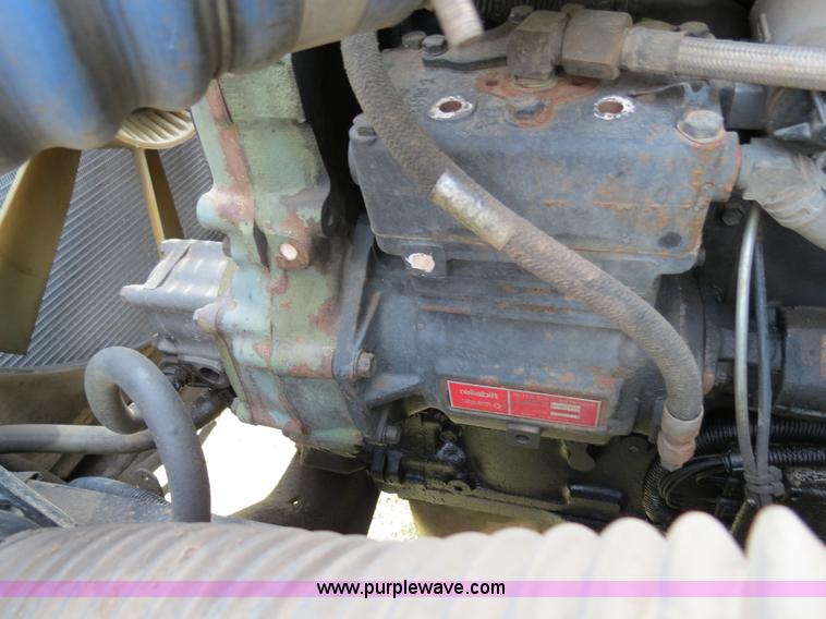 image for item B2494 1999 Freightliner C120 semi truck