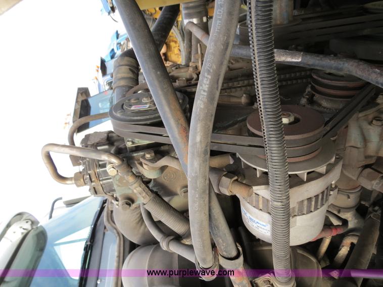 image for item B2494 1999 Freightliner C120 semi truck