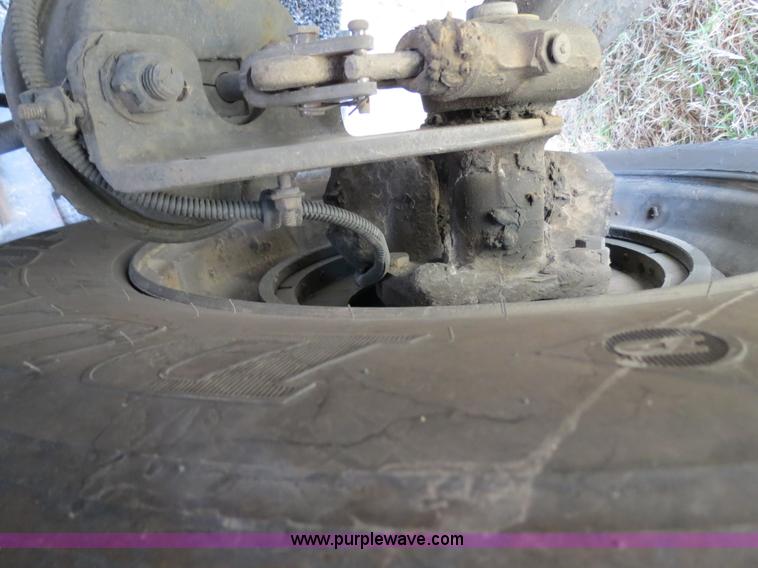 image for item B2494 1999 Freightliner C120 semi truck