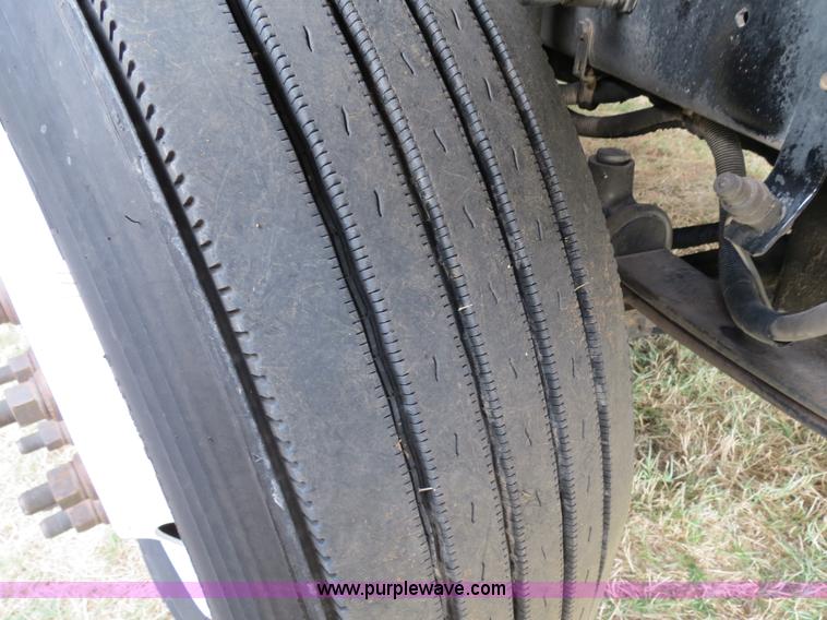 image for item B2494 1999 Freightliner C120 semi truck