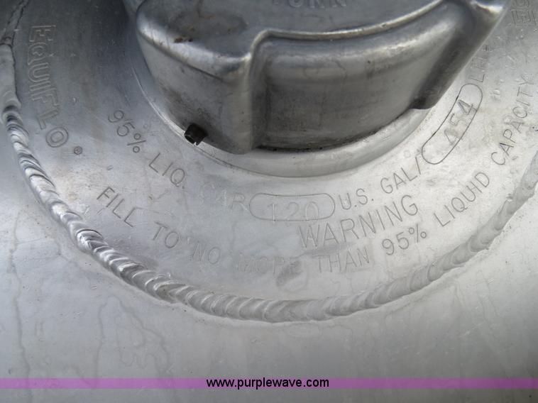 image for item B2494 1999 Freightliner C120 semi truck