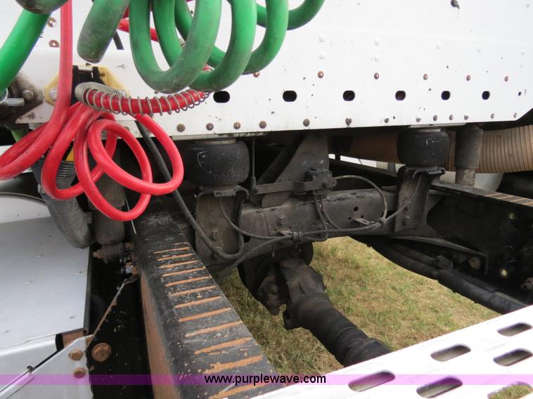 image for item B2494 1999 Freightliner C120 semi truck