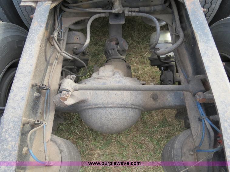 image for item B2494 1999 Freightliner C120 semi truck