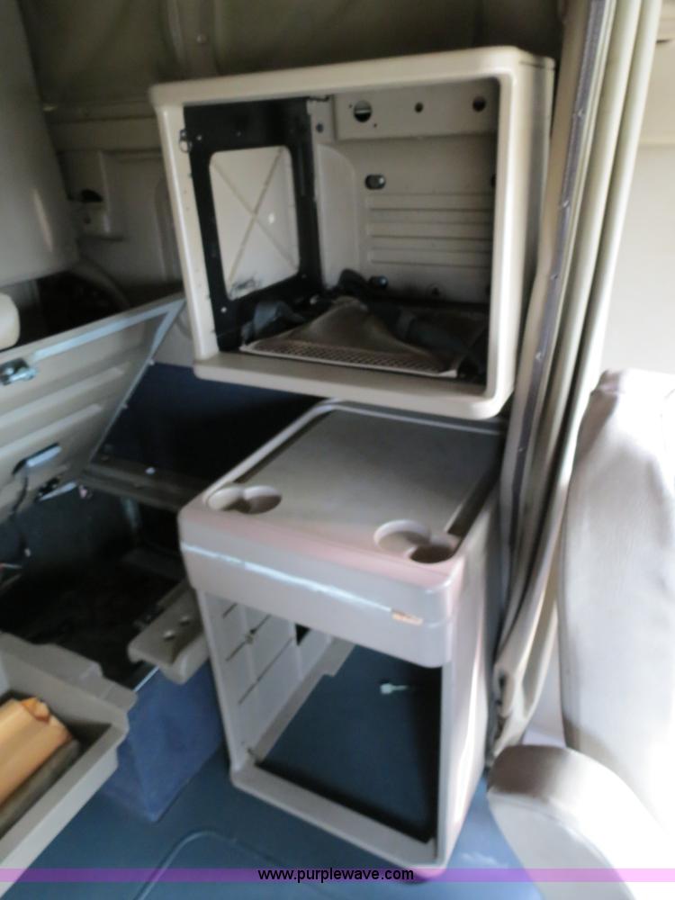 image for item B4566 2007 International 9400i semi truck