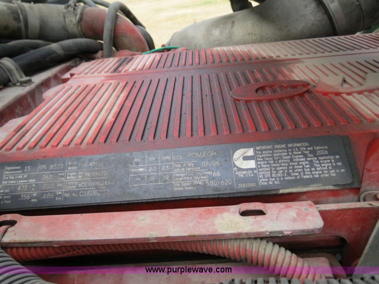 image for item B4566 2007 International 9400i semi truck