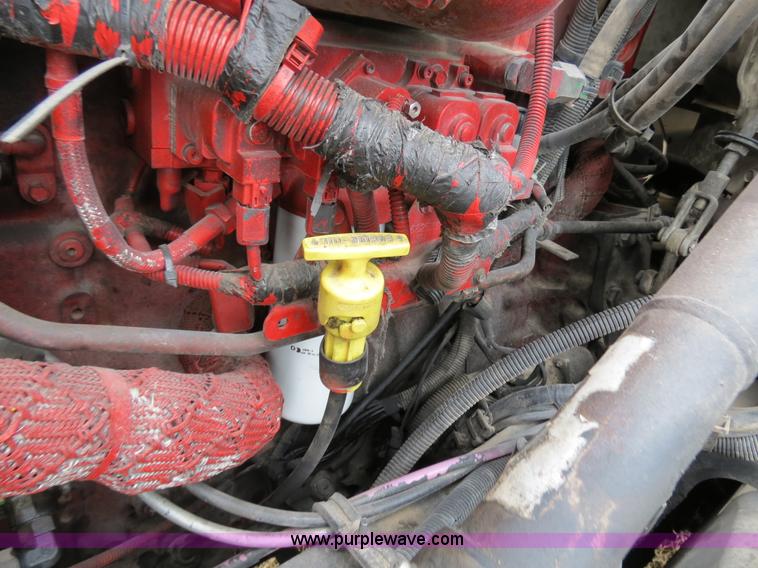 image for item B4566 2007 International 9400i semi truck