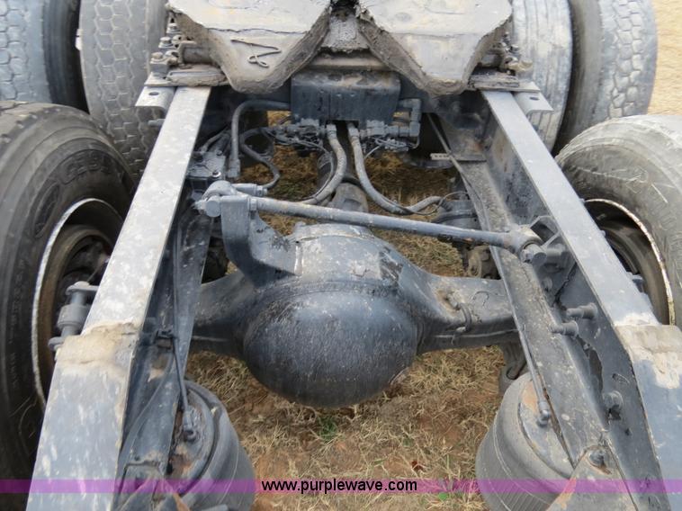 image for item B4566 2007 International 9400i semi truck