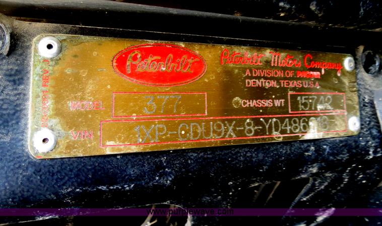 image for item B4596 2000 Peterbilt 377 semi truck